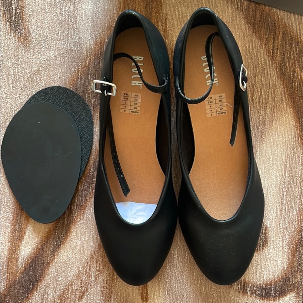 Bloch size 9 2 inch Character heels